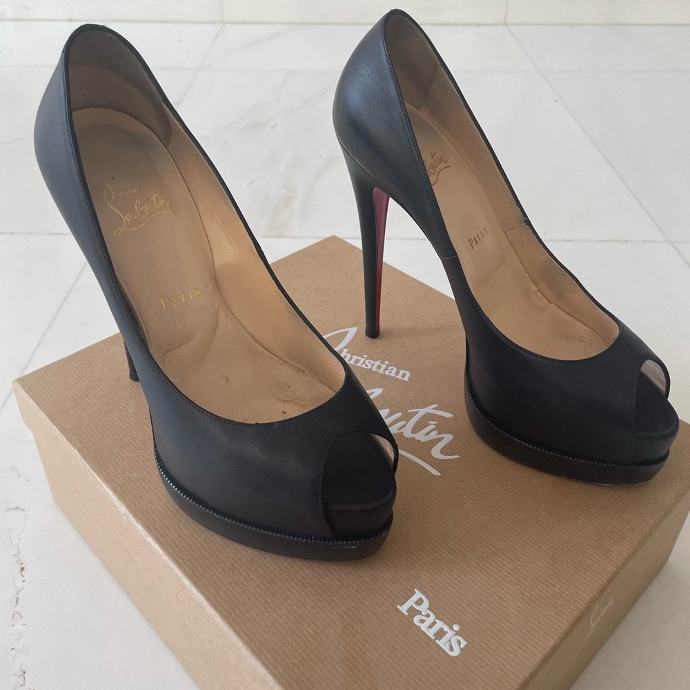 Christian Louboutin Privé Peep Toe Leather Platform Pump